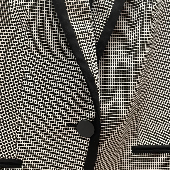 Calvin Klein - Picture 5 of 5